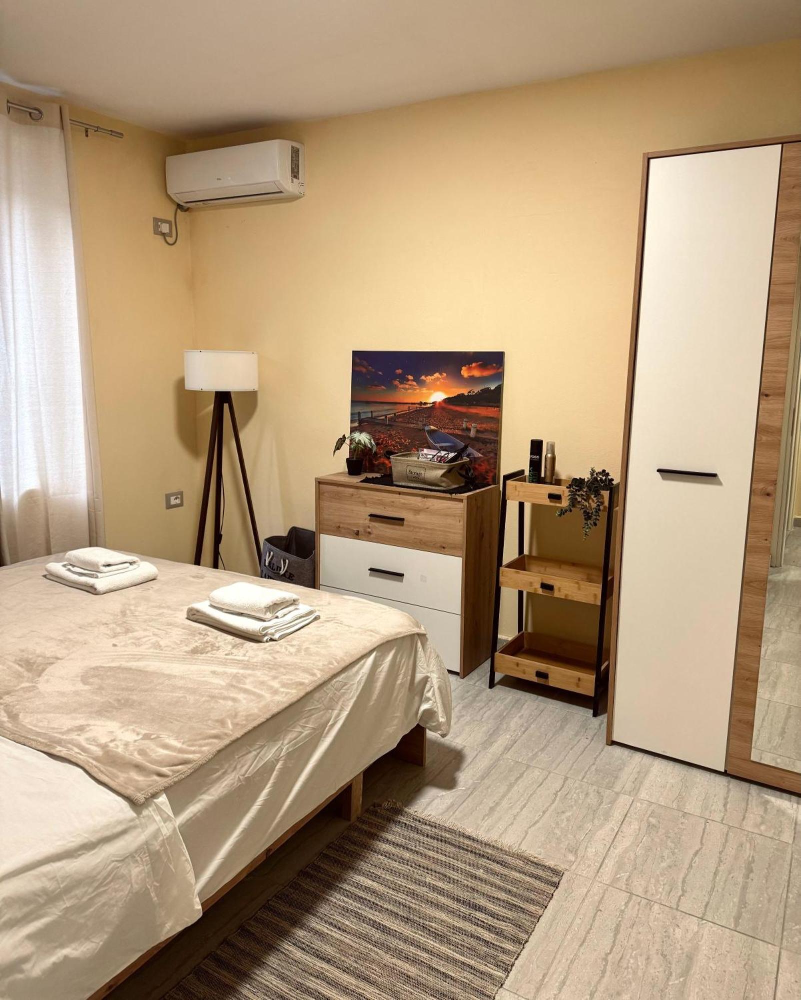 Urban Apartment In Blloku Тирана Экстерьер фото